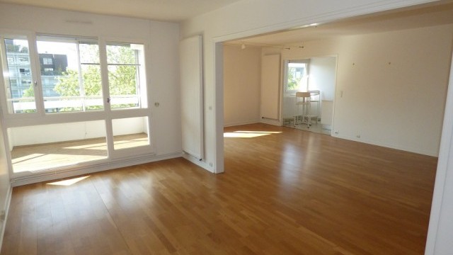Appartement T5 en dernier étage Quai SAINT-CYR